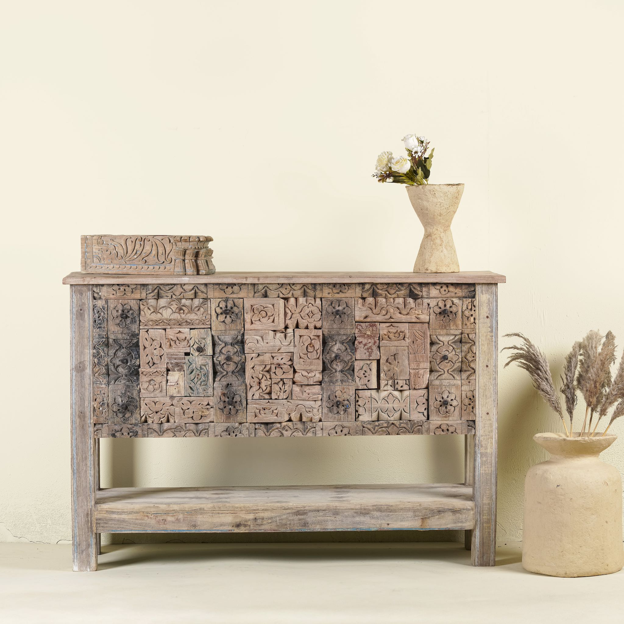Reclaimed teak console table with hand-carved antique elements and rustic finish, 140 × 38 × 93 cm.