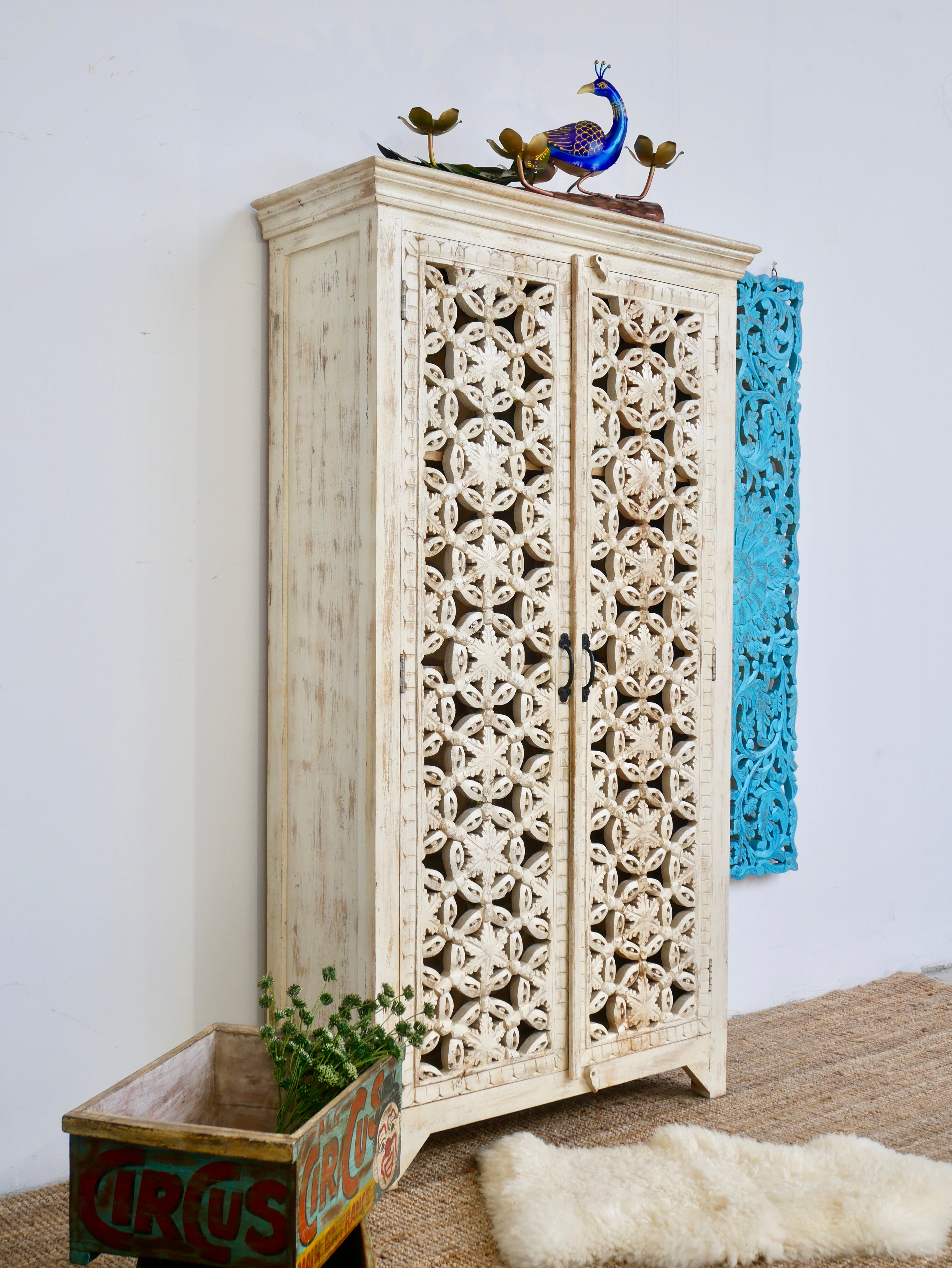 Bidar, indian-style wall cabinet