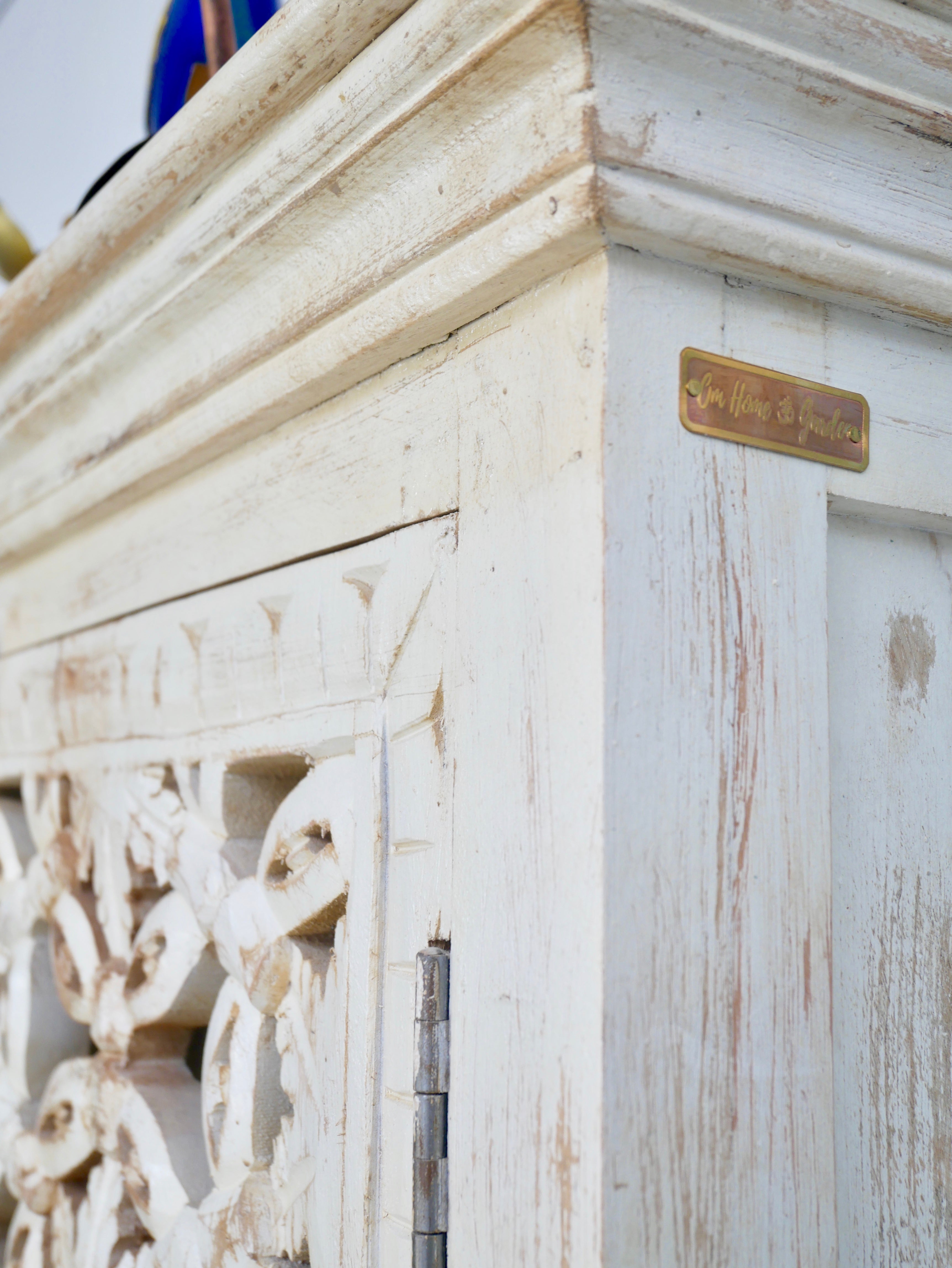 Bidar, indian-style wall cabinet